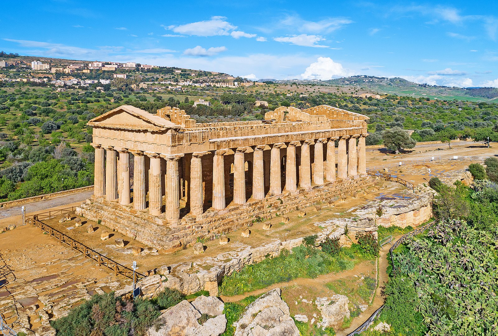 1601px Agrigento ConcordiaTemple 0053