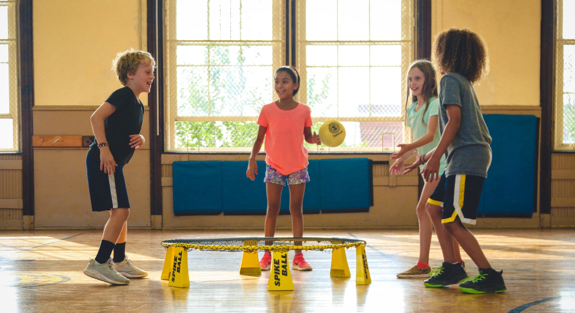 spikeball yKsBMhgNpRs unsplash