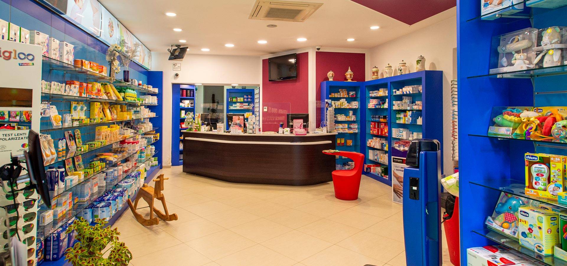 0i06V farmacia saporito interno