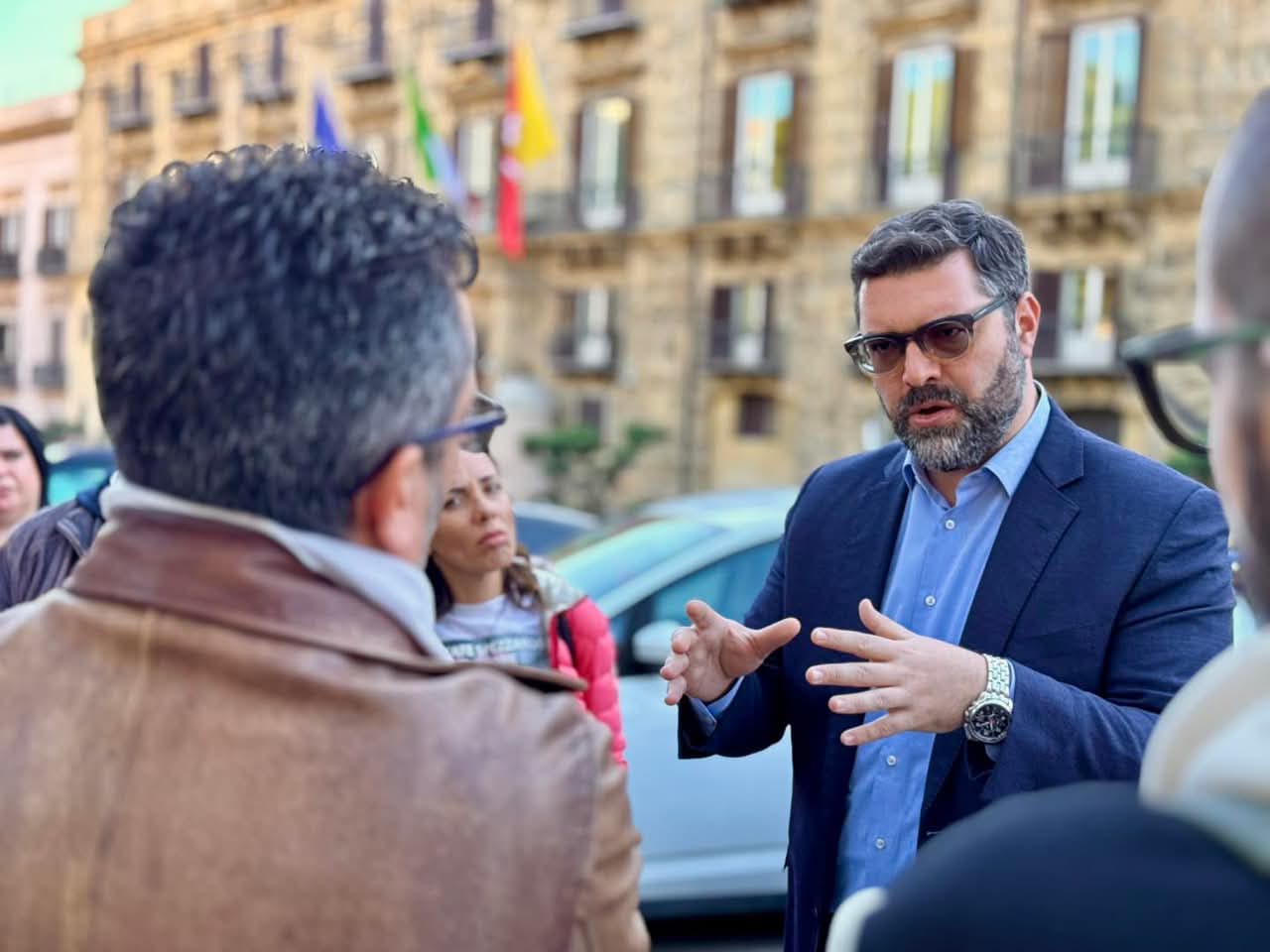 Antonio De Luca alla manifestazione con i genitori