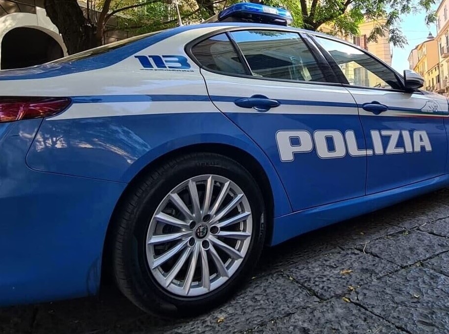 Foto auto Polizia di Stato