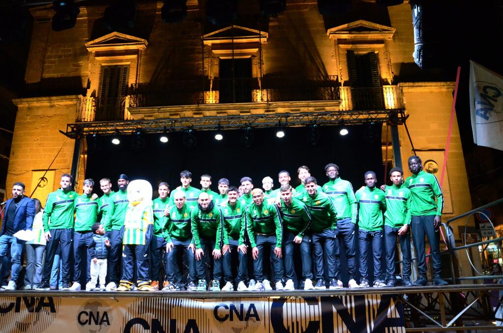 presentazione squadra in piazza