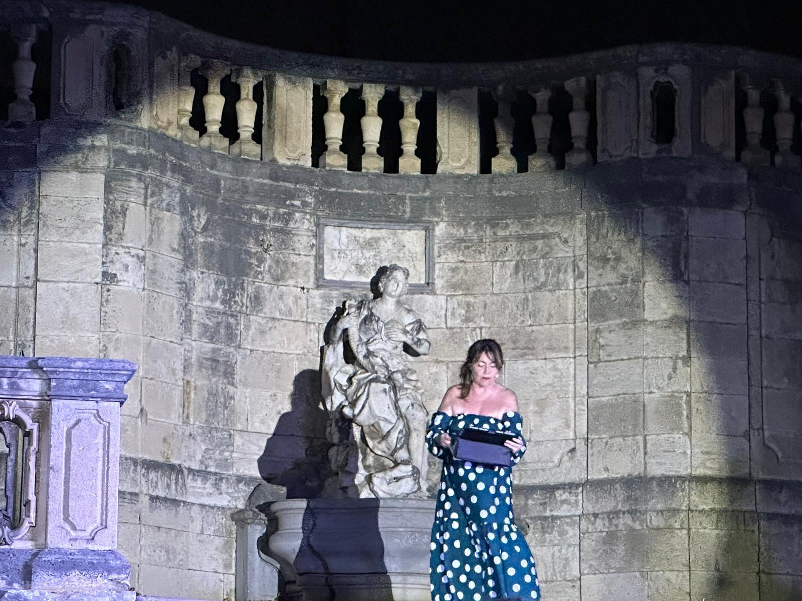 foto donna sarina luglio