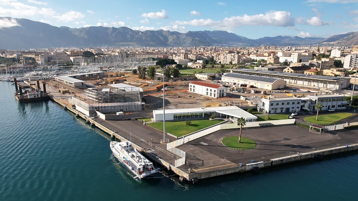 3 PORTO DI PALERMO MOLO TRAPEZOIDALE CON LAVORI IN CORSO E TERMINAL ALISCAFI ULTIMATO dove cè il verde Banchina Sammuzzo 1