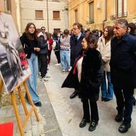 Enna - Mostra all'aperto davanti la Questura: esposte le opere degli studenti del Liceo Artistico