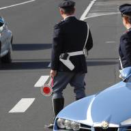 Roma - L'uso del cellulare in auto tra le cause principali del ritiro di patente